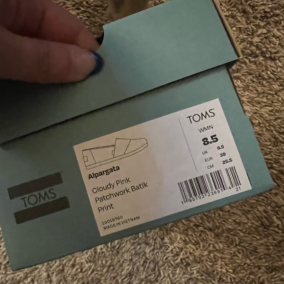 TOMS women’s flat slip on shoes size 8.5 - Picture 2 of 4